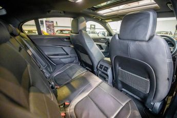 JAGUAR XE 2.0d R-Sport Saloon 4dr Diesel Auto AWD Euro 6 (s/s) (180 ps)