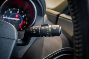 JAGUAR XE 2.0d R-Sport Saloon 4dr Diesel Auto AWD Euro 6 (s/s) (180 ps)