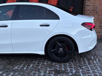 MERCEDES-BENZ A-CLASS 1.5 A180d AMG Line (Premium Plus) Saloon 4dr Diesel 7G-DCT Euro 