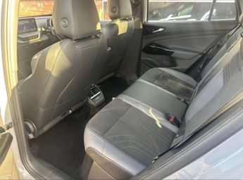 VOLKSWAGEN 181 Pure 52kWh Life SUV 5dr Electric Auto (148 ps)