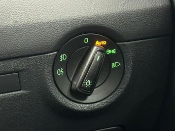 SKODA OCTAVIA 2.0 TDI vRS Estate 5dr Diesel DSG Euro 6 (s/s) (SNav) (184 ps)