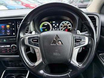 MITSUBISHI OUTLANDER 2.0h 12kWh Juro SUV 5dr Petrol Plug-in Hybrid CVT 4WD Euro 6 (s/