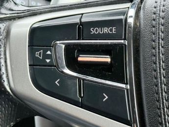 MITSUBISHI OUTLANDER 2.0h 12kWh Juro SUV 5dr Petrol Plug-in Hybrid CVT 4WD Euro 6 (s/