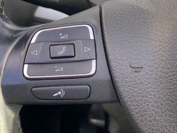 VOLKSWAGEN GOLF 1.6 TDI BlueMotion Tech SE Cabriolet 2dr Diesel Manual Euro 5 (s