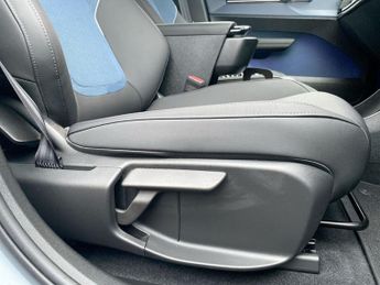 VOLVO EX30 Single Motor 51kWh Plus SUV 5dr Electric Auto (272 ps)