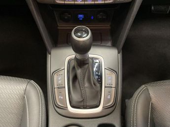 HYUNDAI KONA 1.6 h-GDi Premium SE SUV 5dr Petrol Hybrid DCT Euro 6 (s/s) (141
