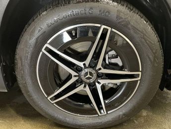 MERCEDES-BENZ EQA EQA 300 66.5kWh AMG Line SUV 5dr Electric Auto 4MATIC (228 ps)