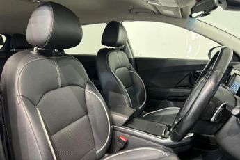 KIA NIRO 64kWh First Edition SUV 5dr Electric Auto (201 bhp) Reverse Came