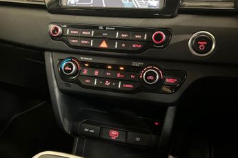 KIA NIRO 64kWh First Edition SUV 5dr Electric Auto (201 bhp) Reverse Came