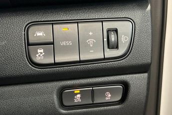 KIA NIRO 64kWh First Edition SUV 5dr Electric Auto (201 bhp) Reverse Came