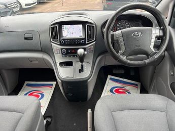 HYUNDAI i800 2.5 CRDi SE Nav Auto Euro 6 5dr