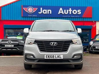 HYUNDAI i800 2.5 CRDi SE Nav Auto Euro 6 5dr