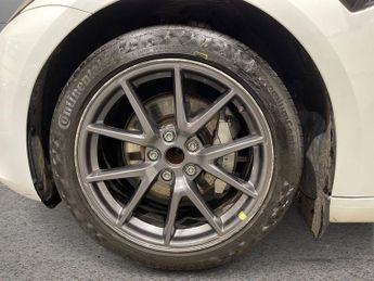 TESLA Model 3 Standard Range Plus Saloon 4dr Electric Auto RWD (241 bhp)