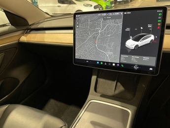 TESLA Model 3 Standard Range Plus Saloon 4dr Electric Auto RWD (241 bhp)