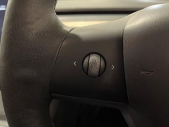 TESLA Model 3 Standard Range Plus Saloon 4dr Electric Auto RWD (241 bhp)