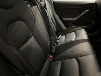 TESLA Model 3 Standard Range Plus Saloon 4dr Electric Auto RWD (241 bhp)