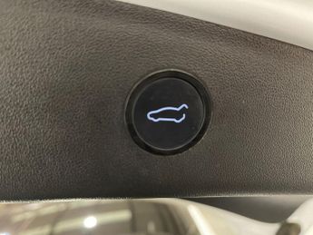 TESLA Model 3 Standard Range Plus Saloon 4dr Electric Auto RWD (241 bhp)