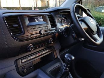 VAUXHALL VIVARO 2.0 Turbo D 3100 Edition Crew Van Double Cab 5dr Diesel Manual L