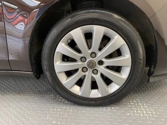 VAUXHALL ZAFIRA TOURER 1.4i Turbo SE MPV 5dr Petrol Auto Euro 6 (140 ps)