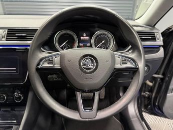 SKODA SUPERB 2.0 TDI Laurin & Klement Hatchback 5dr Diesel DSG Euro 6 (s/s) (
