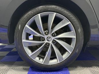 SKODA SUPERB 2.0 TDI Laurin & Klement Hatchback 5dr Diesel DSG Euro 6 (s/s) (