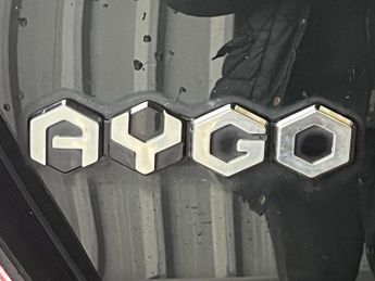 TOYOTA AYGO 1.0 VVT-i x-play Hatchback 5dr Petrol x-shift Euro 6 (71 ps)