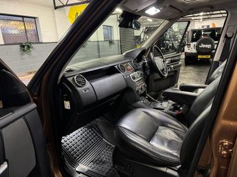 LAND ROVER DISCOVERY 4 3.0 SD V6 Landmark SUV 5dr Diesel Auto 4WD Euro 6 (s/s) (256 bhp