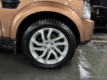 LAND ROVER DISCOVERY 4 3.0 SD V6 Landmark SUV 5dr Diesel Auto 4WD Euro 6 (s/s) (256 bhp