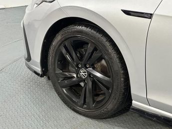 VOLKSWAGEN GOLF 1.5 eTSI MHEV R-Line Hatchback 5dr Petrol Hybrid DSG Euro 6 (s/s