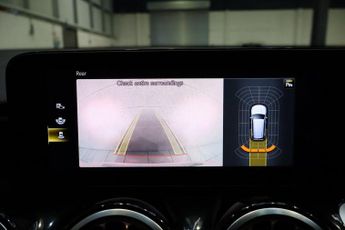 MERCEDES-BENZ GLB 1.3 GLB200 AMG Line (Premium 2) SUV 5dr Petrol 7G-DCT Euro 6 (s/