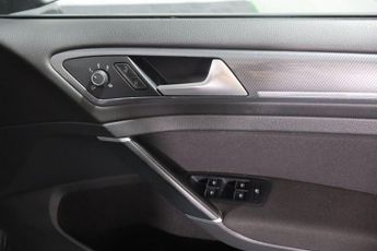 VOLKSWAGEN GOLF 1.5 TSI EVO R-Line Edition Hatchback 5dr Petrol DSG Euro 6 (s/s)