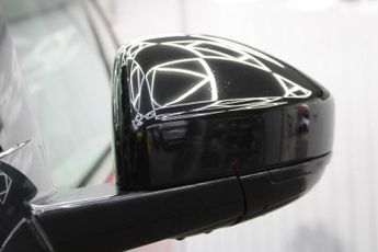 LAND ROVER DISCOVERY SPORT 2.0 SD4 HSE SUV 5dr Diesel Auto 4WD Euro 6 (s/s) (240 ps)