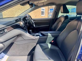 TOYOTA CAMRY 2.5 VVT-h Design Saloon 4dr Petrol Hybrid CVT Euro 6 (s/s) (218 