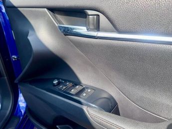 TOYOTA CAMRY 2.5 VVT-h Design Saloon 4dr Petrol Hybrid CVT Euro 6 (s/s) (218 