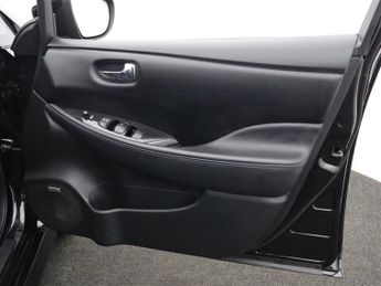 NISSAN LEAF 39kWh Tekna Hatchback 5dr Electric Auto (150 ps)