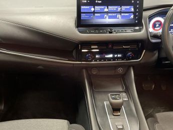 NISSAN QASHQAI 1.3 DIG-T MHEV N-Connecta SUV 5dr Petrol Hybrid XTRON Euro 6 (s/