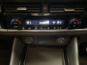 NISSAN QASHQAI 1.3 DIG-T MHEV N-Connecta SUV 5dr Petrol Hybrid XTRON Euro 6 (s/