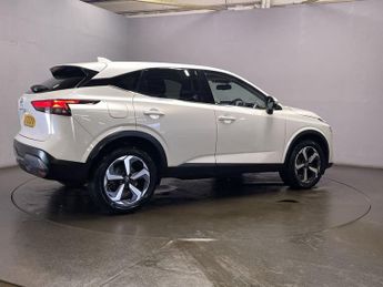 NISSAN QASHQAI 1.3 DIG-T MHEV N-Connecta SUV 5dr Petrol Hybrid XTRON Euro 6 (s/