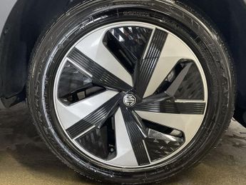 MG MG ZS 72.6kWh Trophy Connect Long Range SUV 5dr Electric Auto (156 ps)