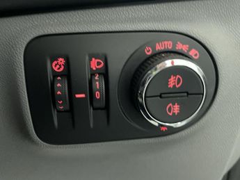 VAUXHALL CORSA 1.4i ecoFLEX SE Hatchback 5dr Petrol Manual Euro 6 (90 ps) - AA 