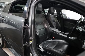 JAGUAR XE 2.0d R-Sport Saloon 4dr Diesel Auto AWD Euro 6 (s/s) (180 ps)