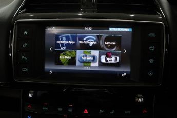 JAGUAR XE 2.0d R-Sport Saloon 4dr Diesel Auto AWD Euro 6 (s/s) (180 ps)