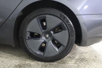 TESLA Model 3 (Dual Motor) Long Range Auto 4WDE 4dr