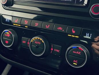 VOLKSWAGEN SCIROCCO 2.0 TDI R-Line Hatchback 3dr Diesel DSG Euro 6 (s/s) (184 ps)