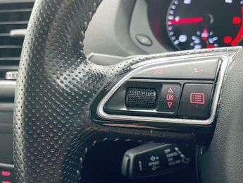AUDI Q3 2.0 TDI S line SUV 5dr Diesel S Tronic quattro Euro 6 (s/s) (Nav