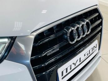 AUDI Q3 2.0 TDI S line SUV 5dr Diesel S Tronic quattro Euro 6 (s/s) (Nav