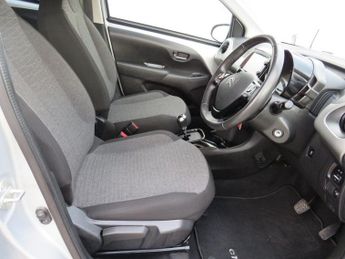 CITROEN C1 1.0 VTi Flair Hatchback 5dr Petrol ETG5 Euro 5 (Euro 5) (68 ps)