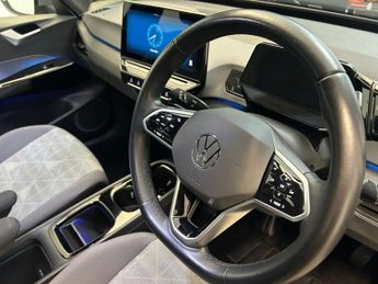 VOLKSWAGEN ID.3 Pro 58kWh Life Hatchback 5dr Electric Auto (145 ps)