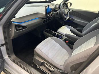 VOLKSWAGEN ID.3 Pro 58kWh Life Hatchback 5dr Electric Auto (145 ps)