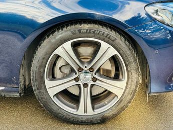 MERCEDES-BENZ E-CLASS 2.0 E220d SE (Premium) Saloon 4dr Diesel G-Tronic+ Euro 6 (s/s) 